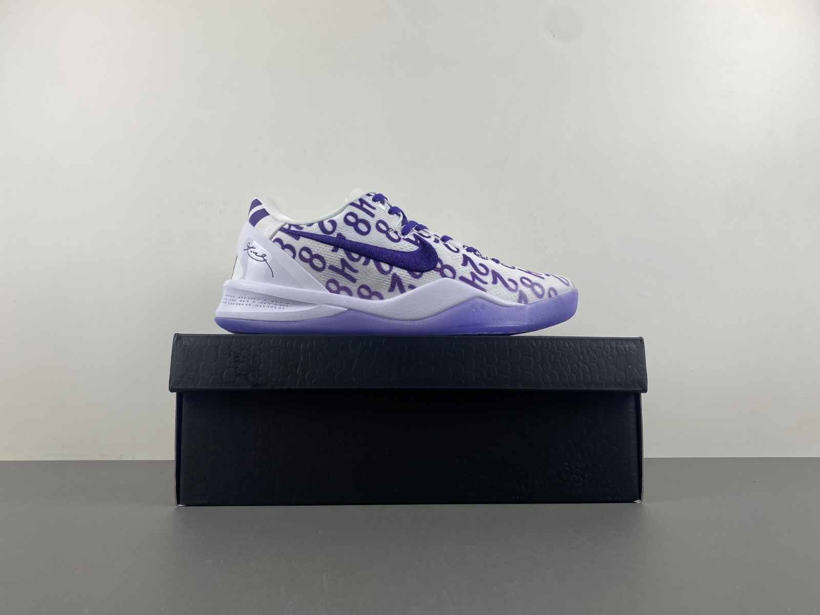 nike kobe 8 protro "white/court purple" fq3549-100