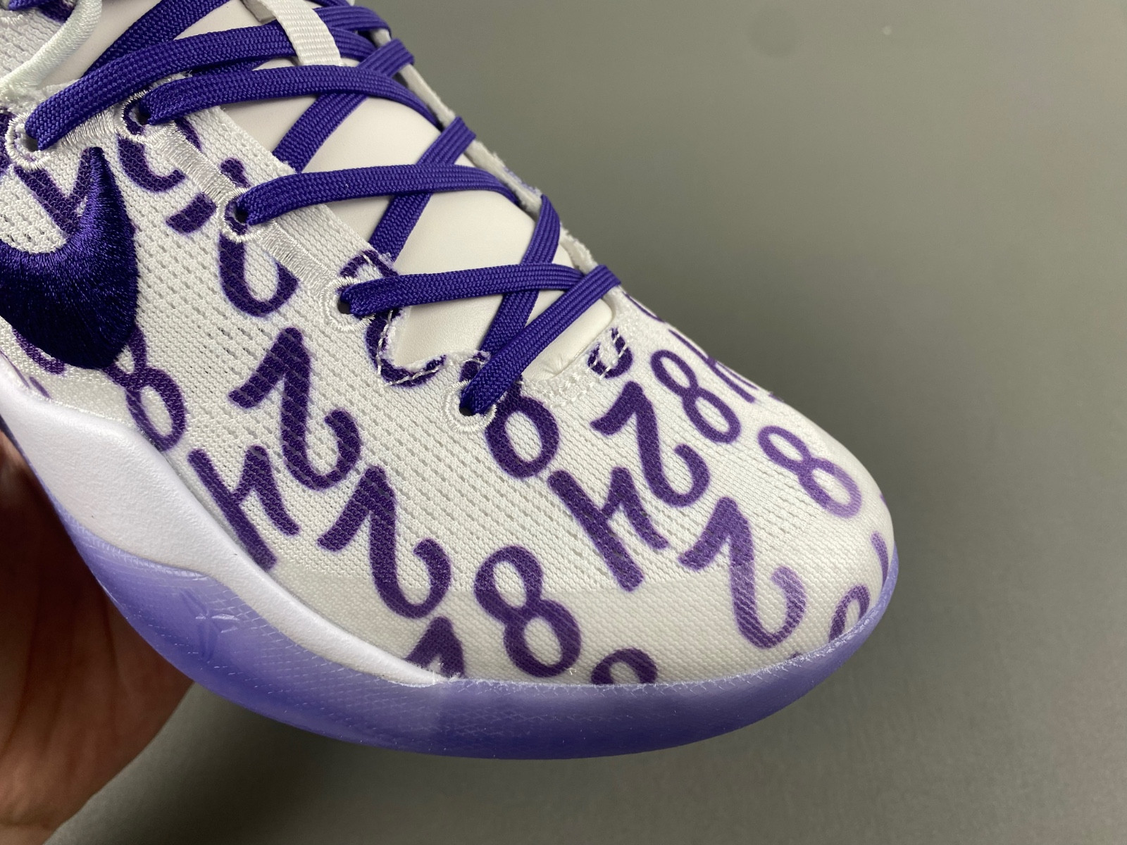 nike kobe 8 protro "white/court purple" fq3549-100