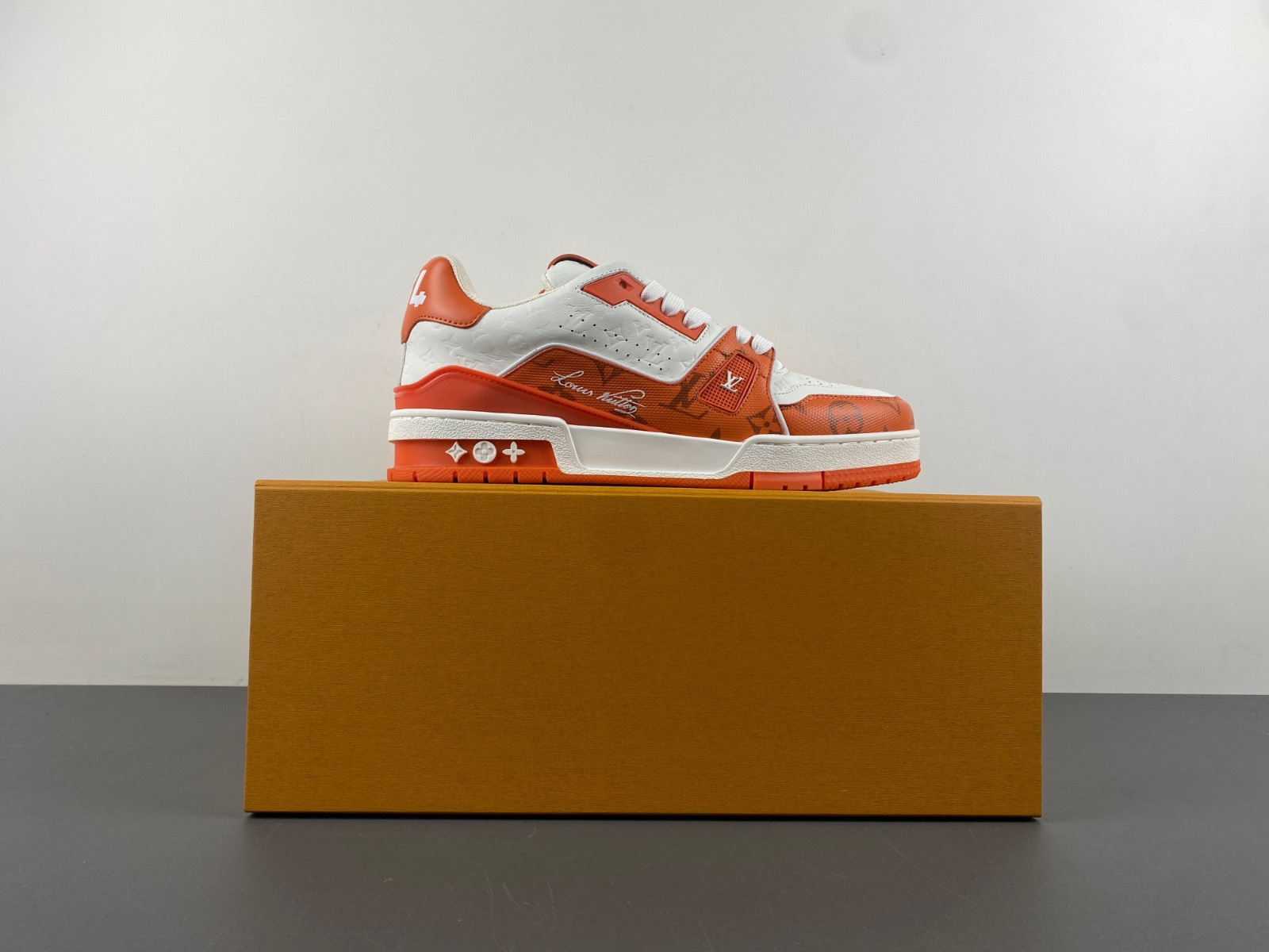 lwe sneaker