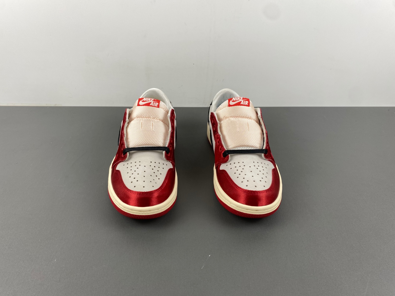 trophy room air jordan 1 low og fn0432-100