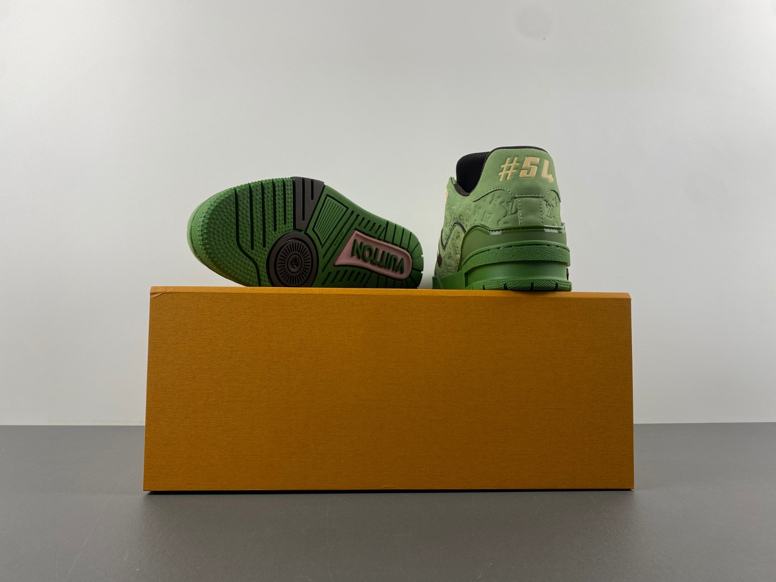 lwe sneaker