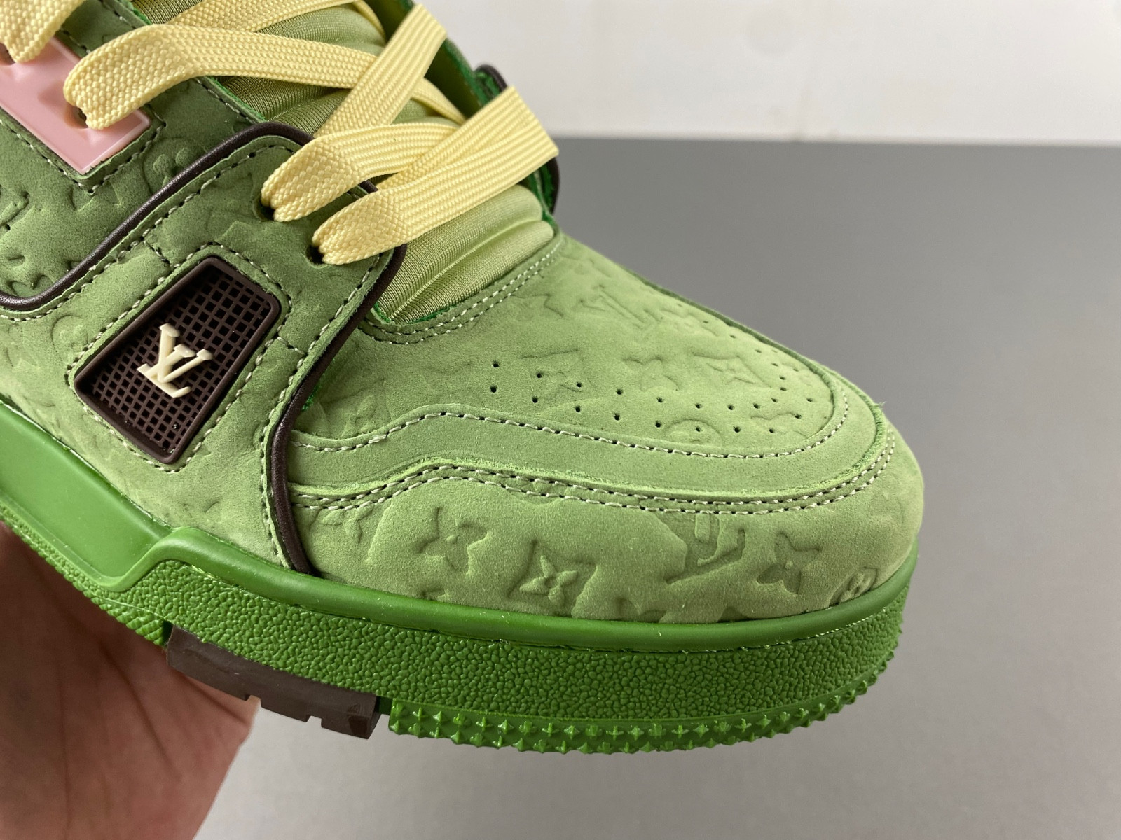 lwe sneaker