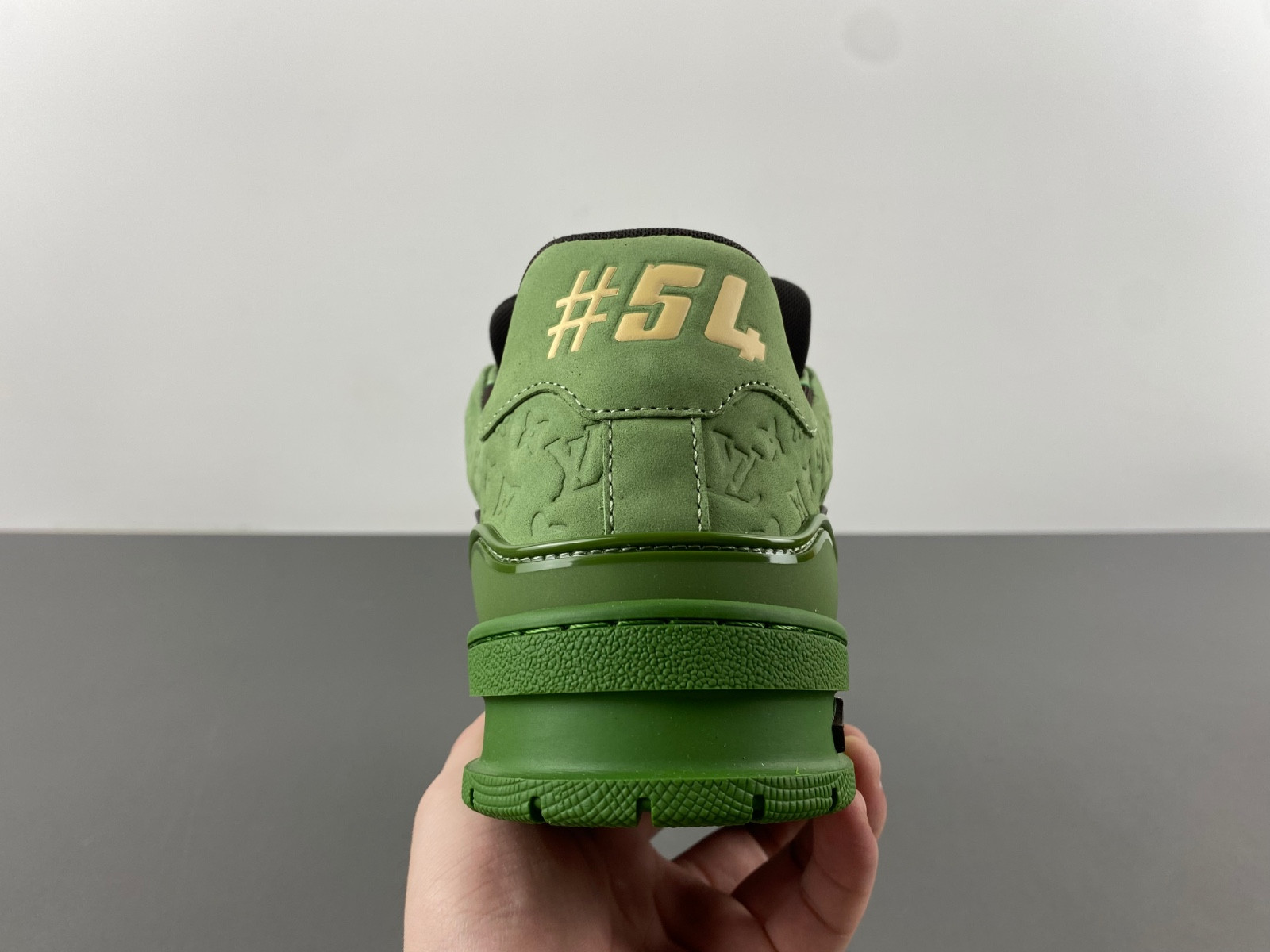 lwe sneaker