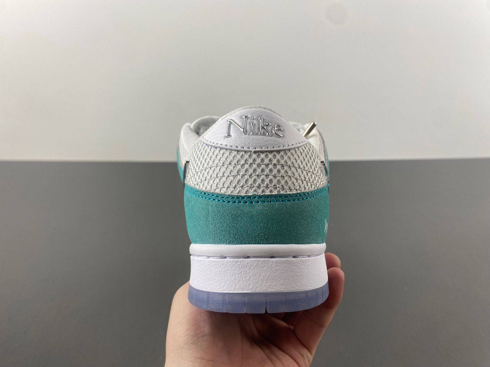 nike sb dunk low april skateboards men