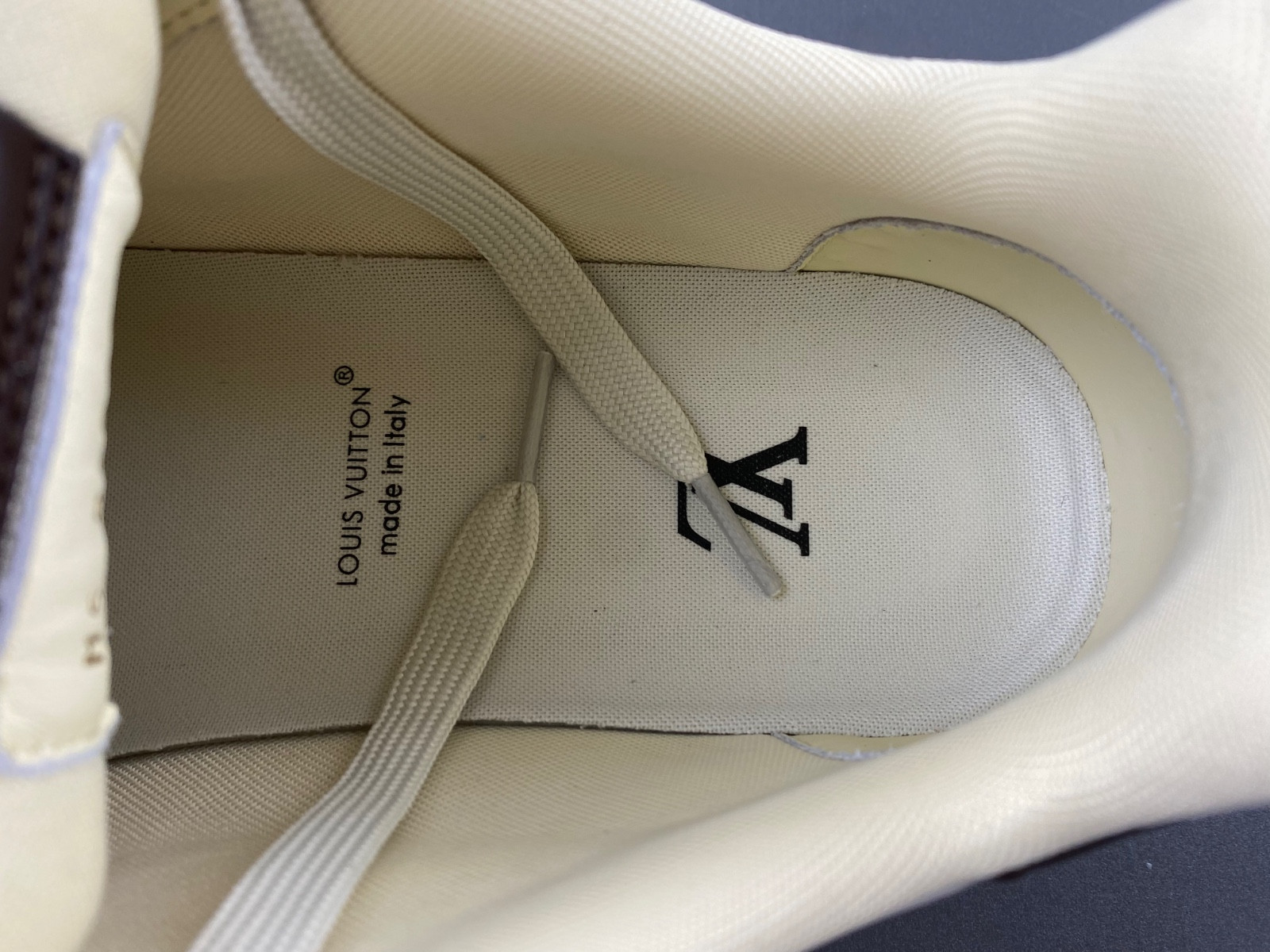 lwe sneaker