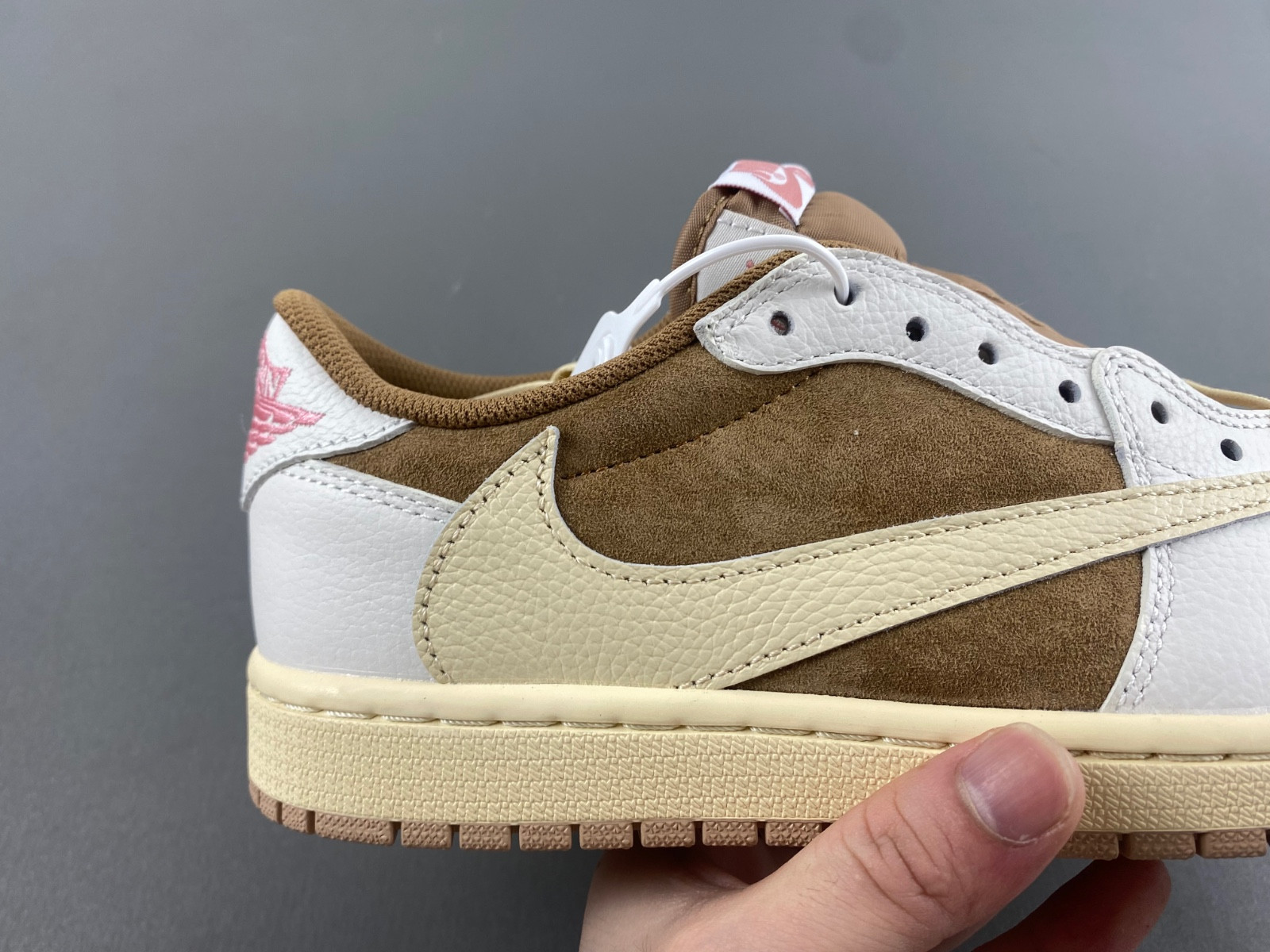 travis scott air jordan 1 low og sail shy pink dm7866-106