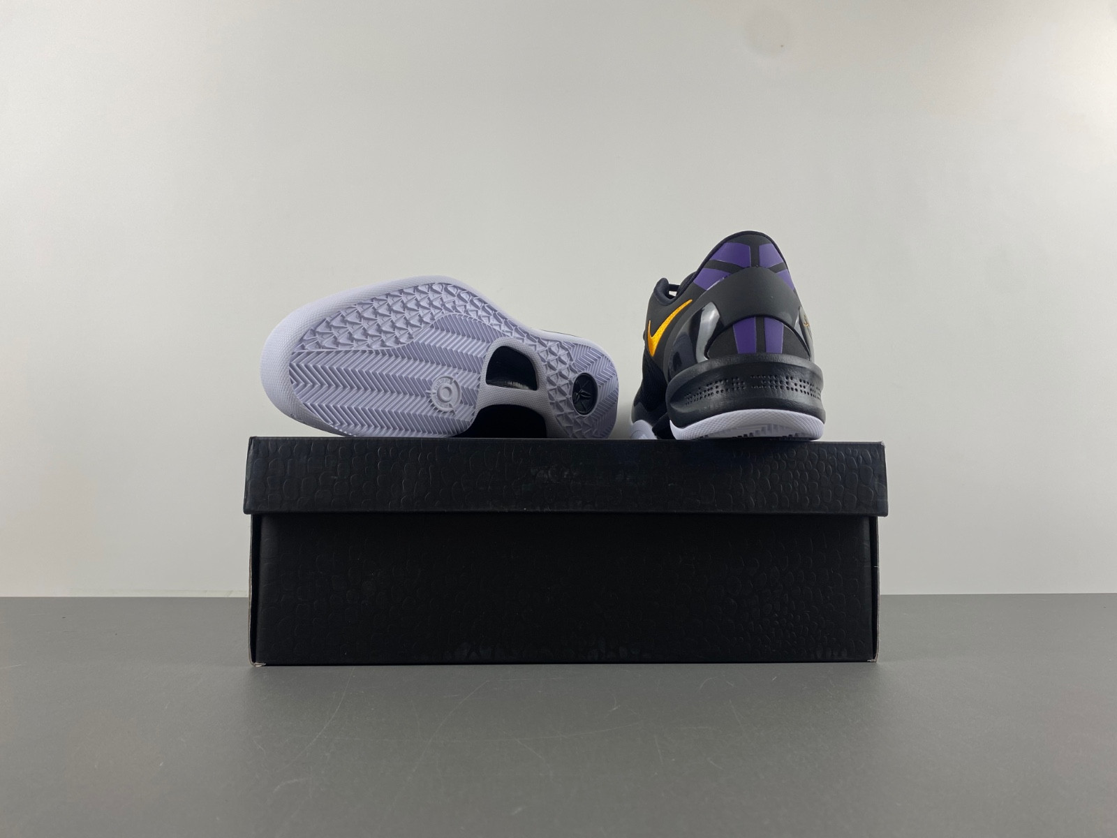 nike kobe 8 protro black university gold hf9550-001