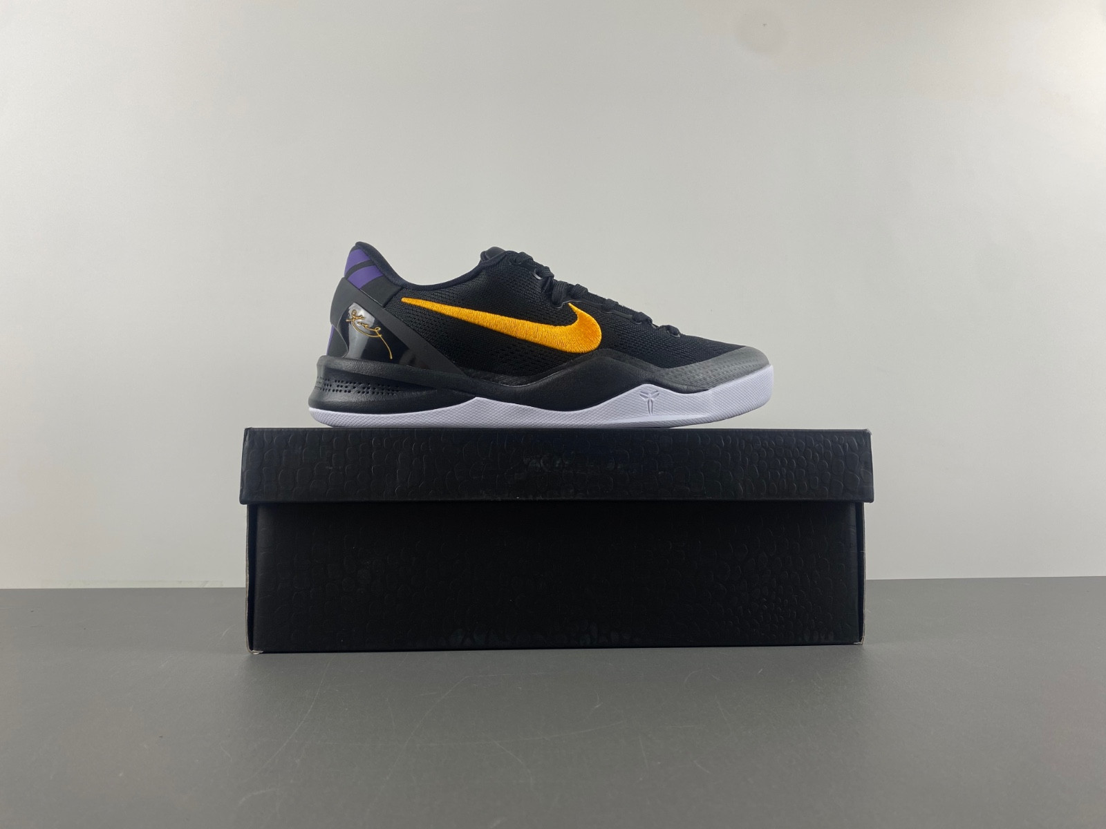 nike kobe 8 protro black university gold hf9550-001