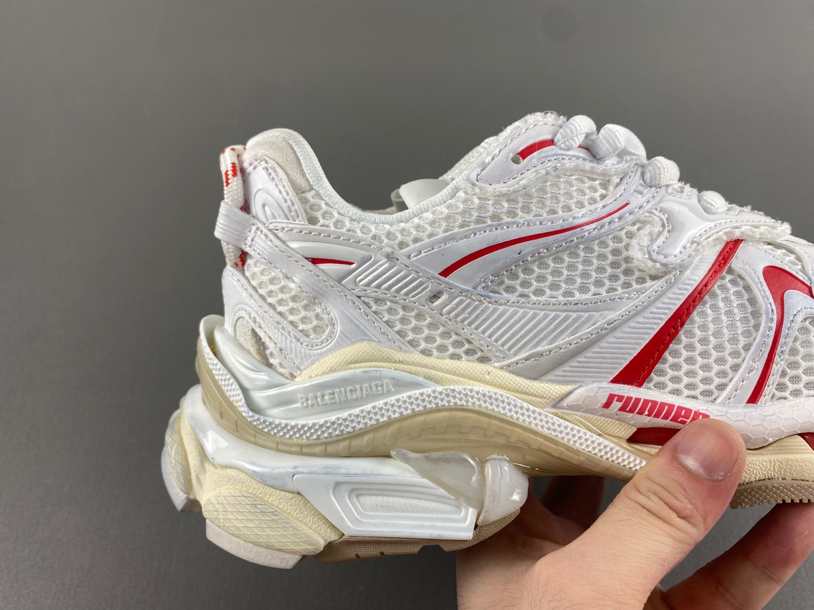 Ba*len*cia*ga runner 2 sneaker in white/beige/red
