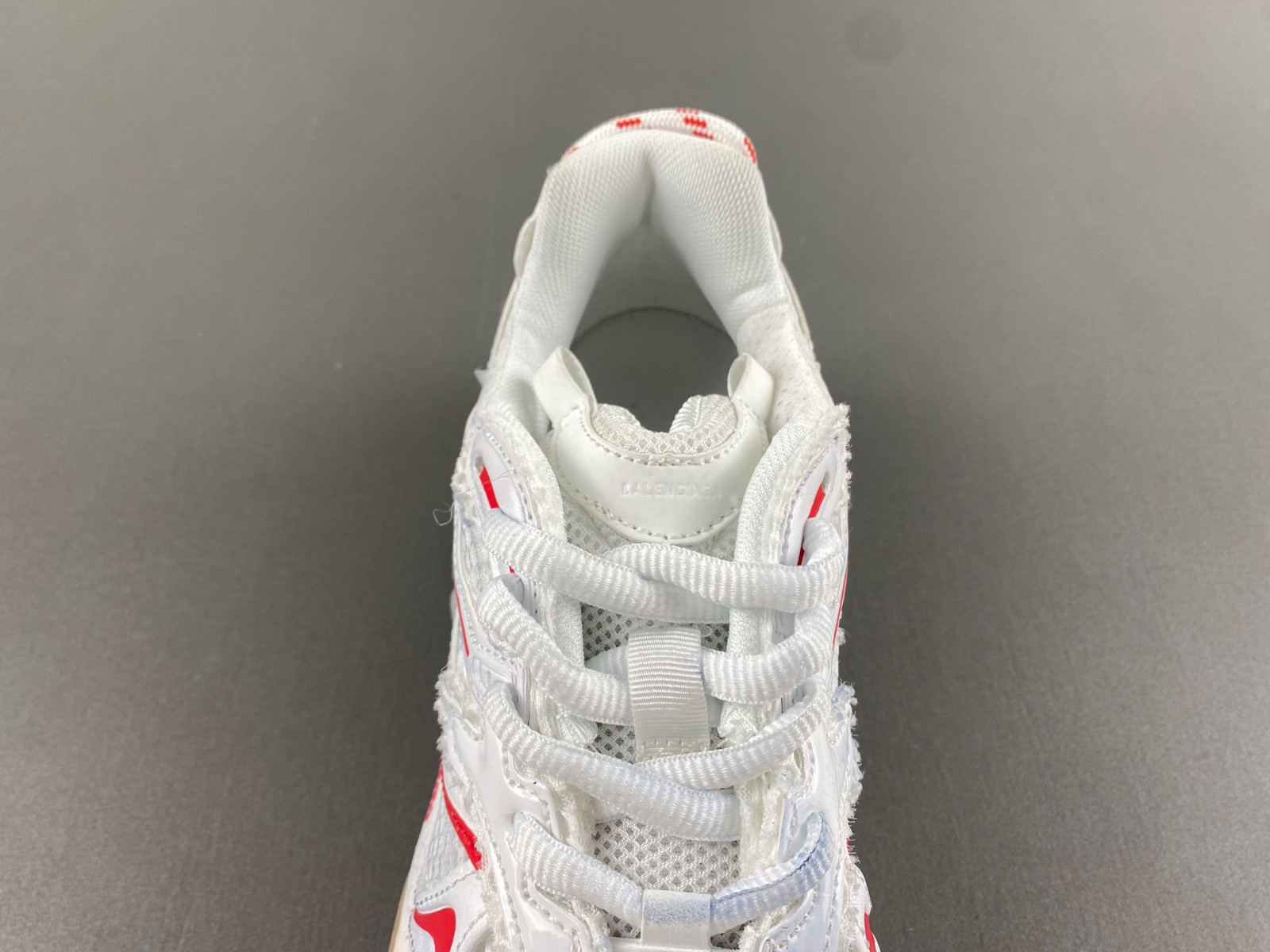 Ba*len*cia*ga runner 2 sneaker in white/beige/red
