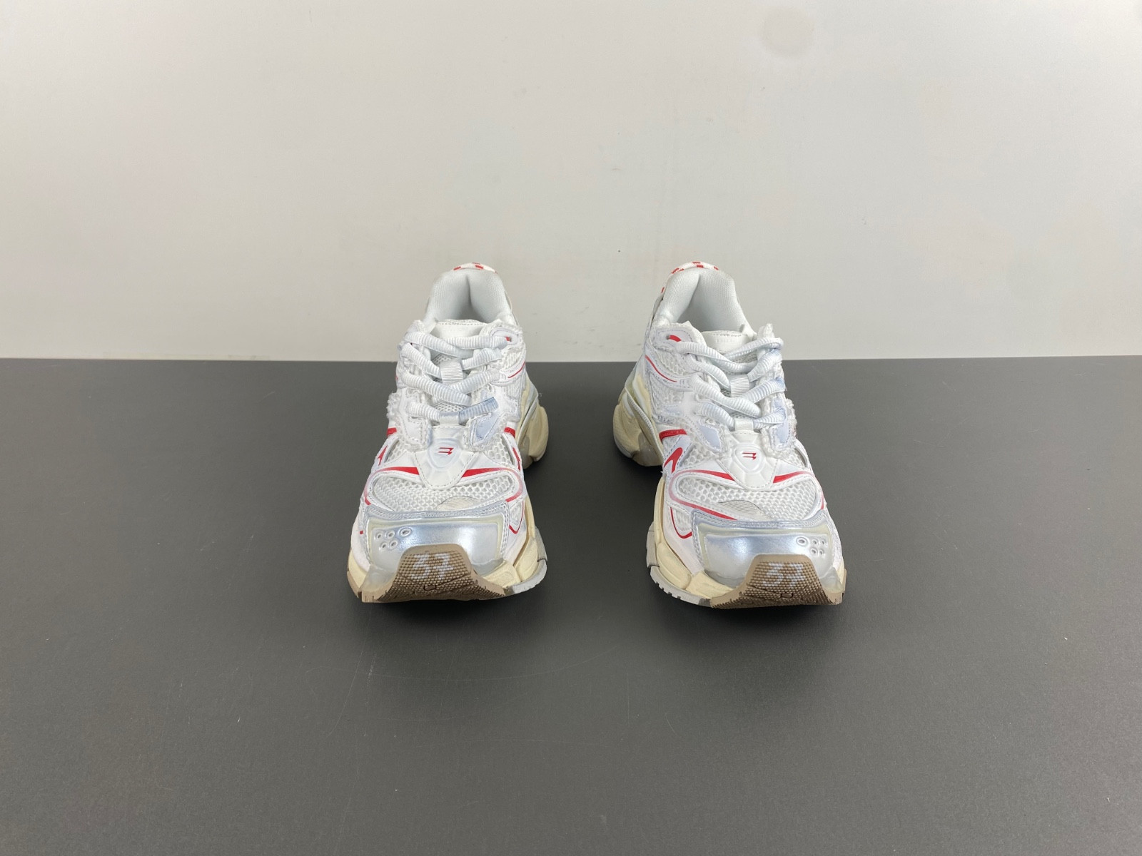 Ba*len*cia*ga runner 2 sneaker in white/beige/red