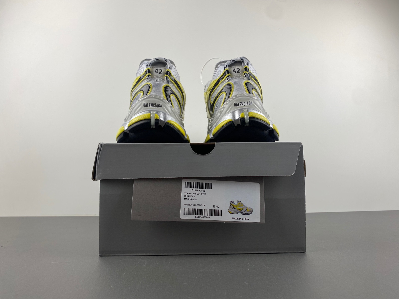 Ba*len*cia*ga runner 2 panelled sneaker