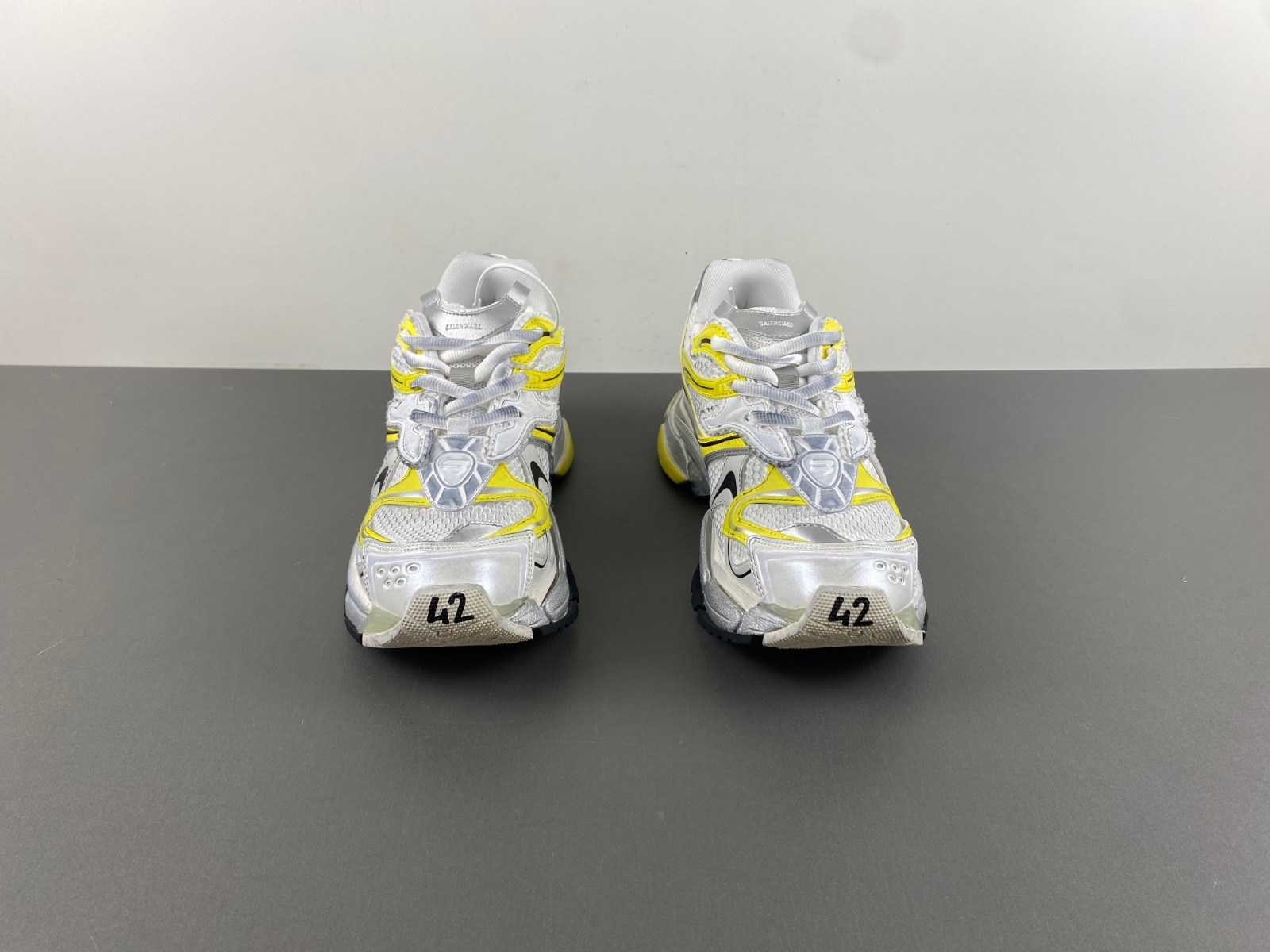 Ba*len*cia*ga runner 2 panelled sneaker