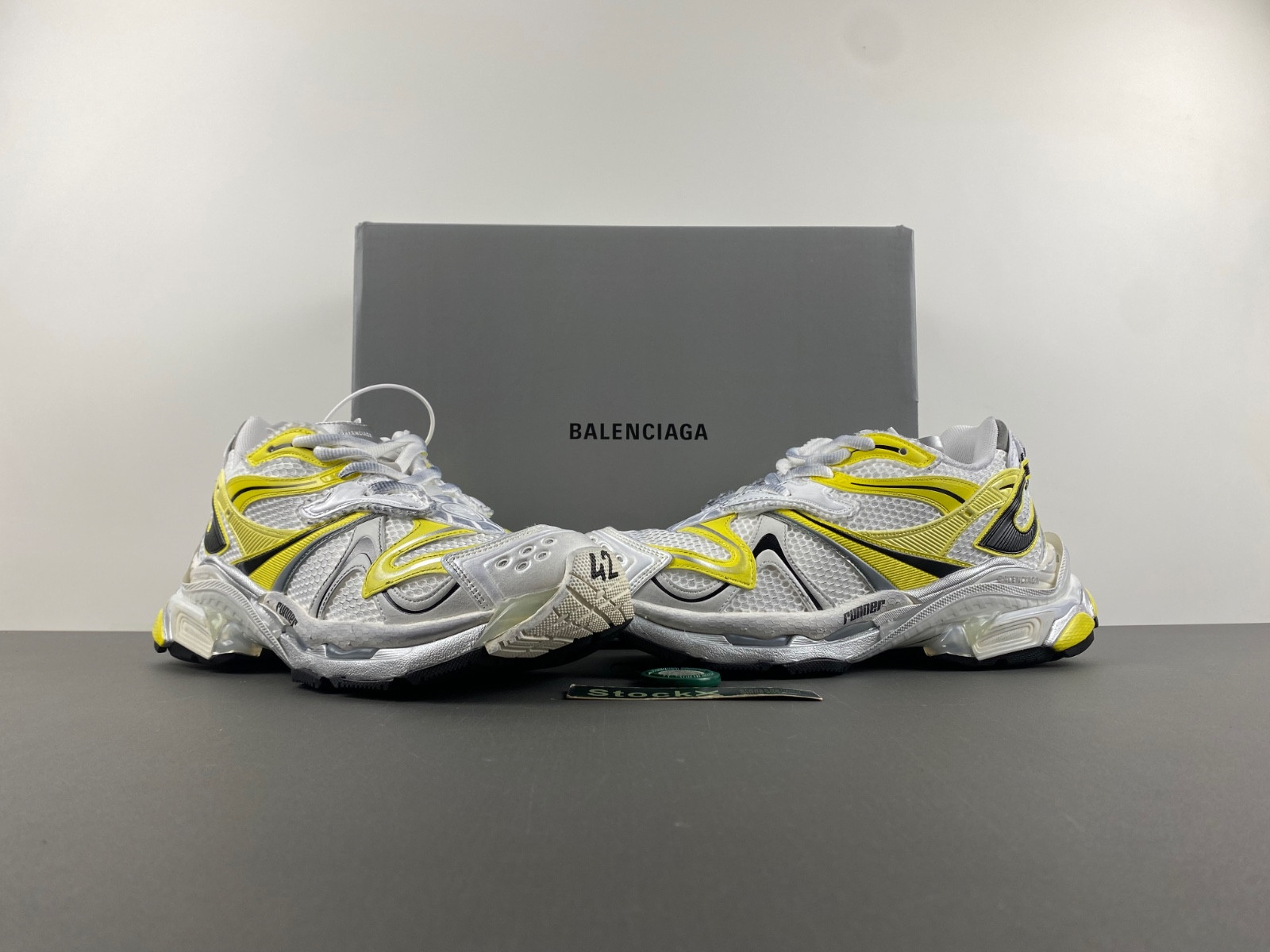 Ba*len*cia*ga runner 2 panelled sneaker