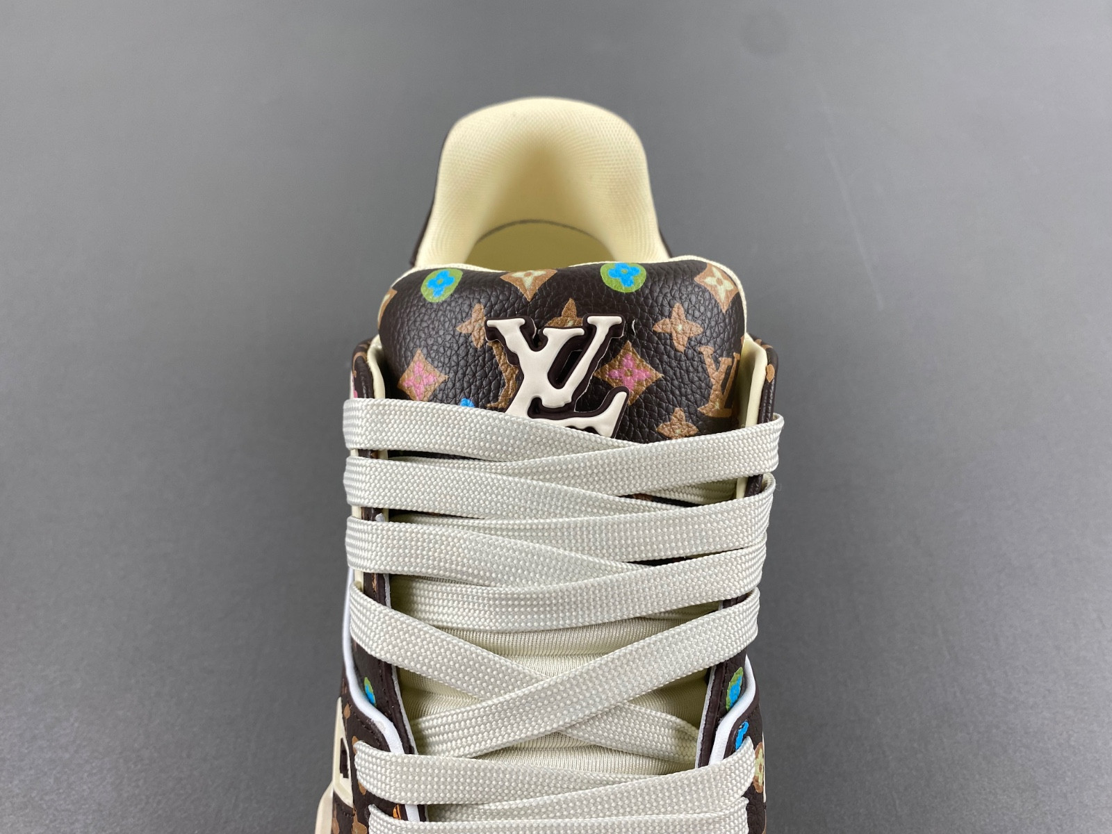 lwe sneaker