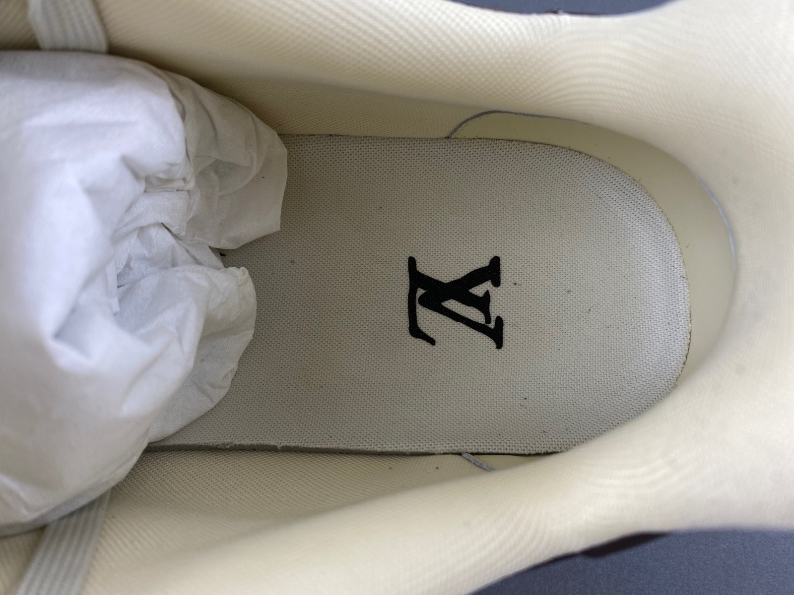 lwe sneaker