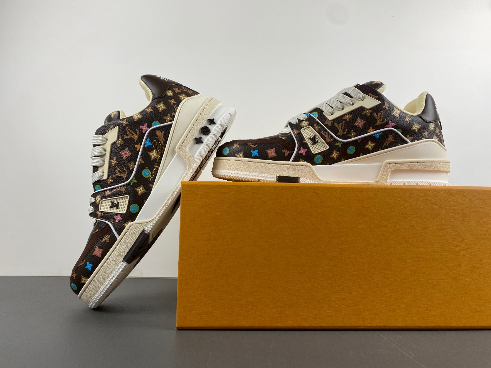 lwe sneaker
