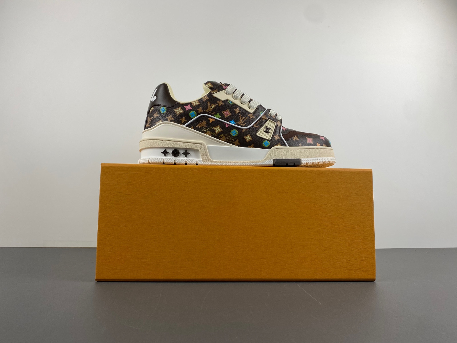 lwe sneaker