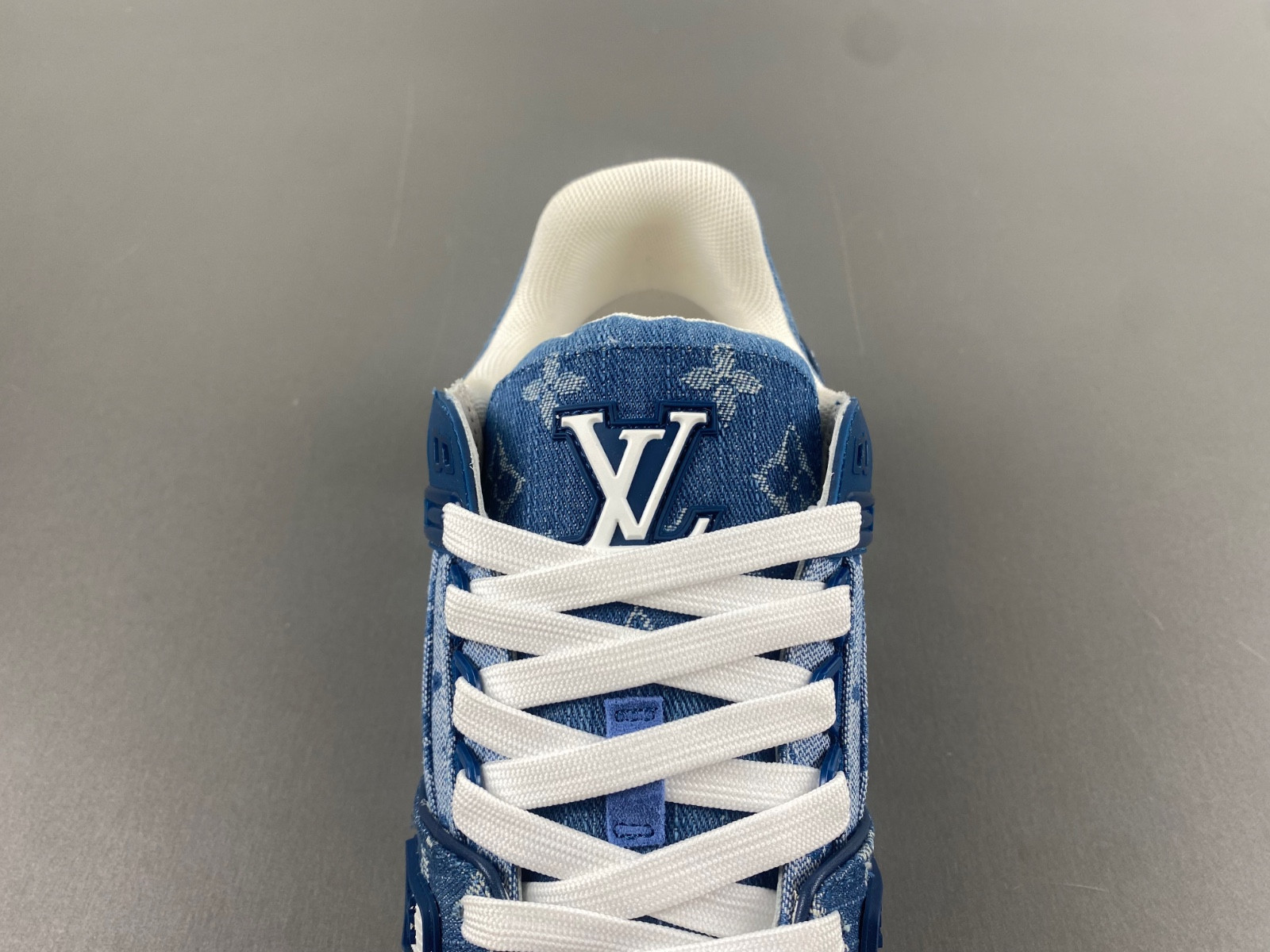lwe sneaker