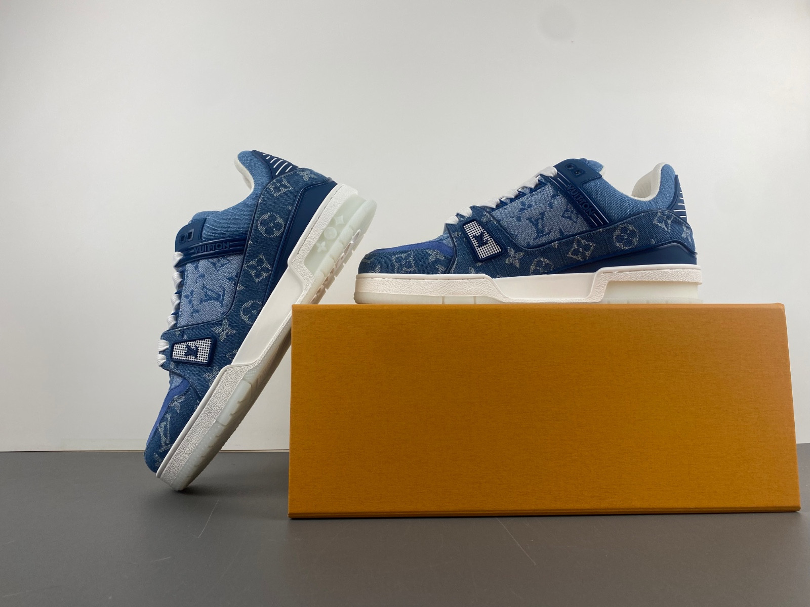 lwe sneaker