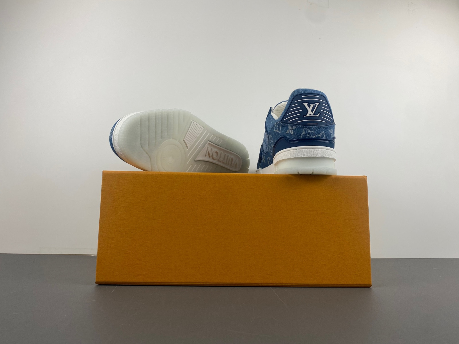 lwe sneaker