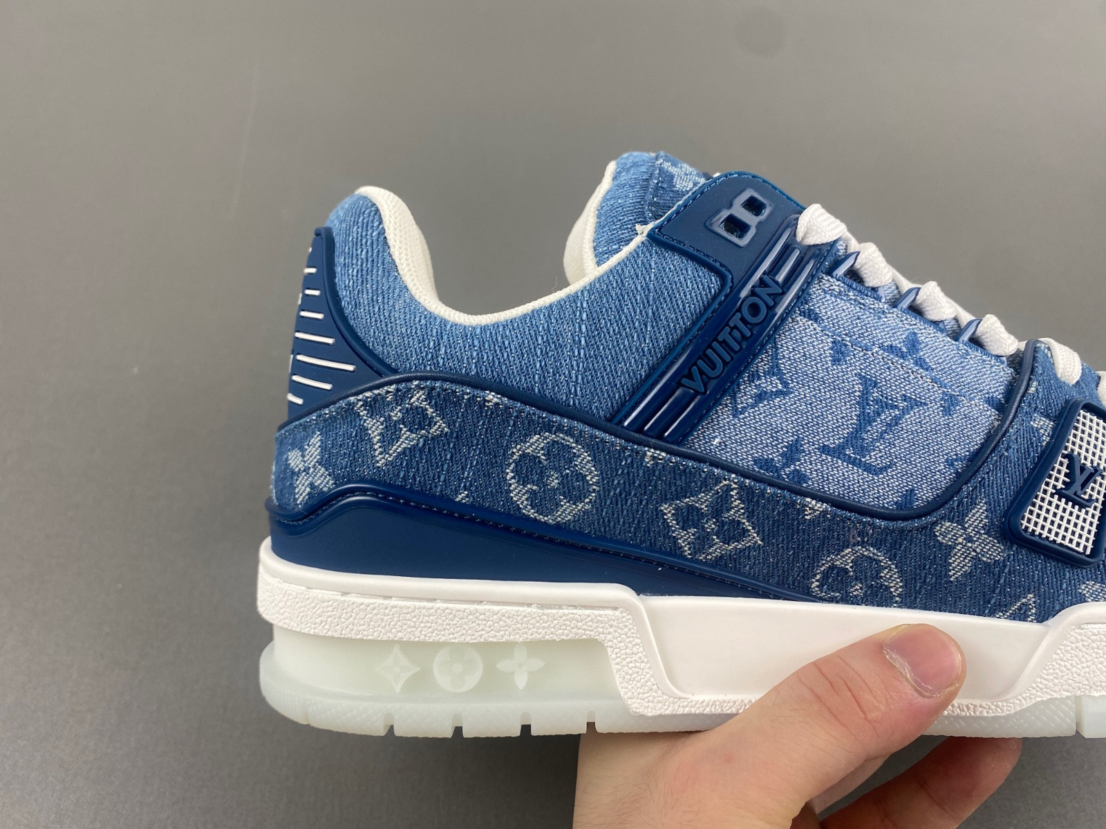 lwe sneaker