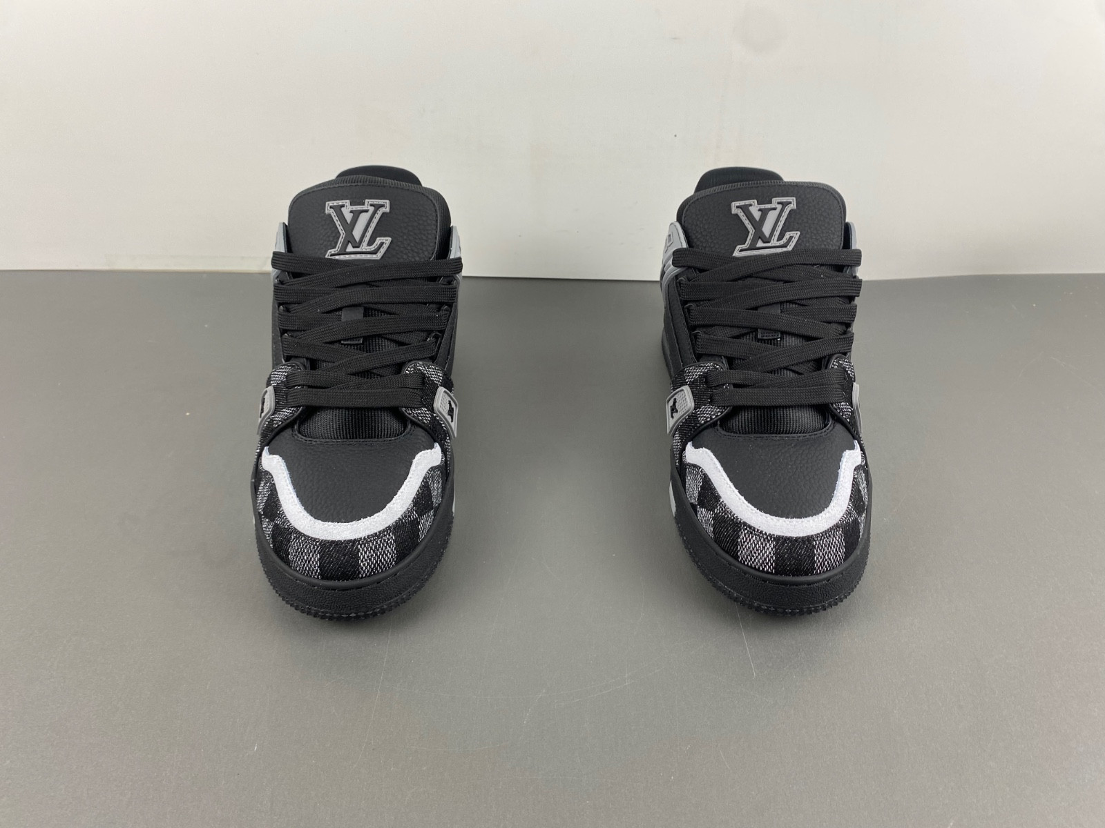 lwe sneaker