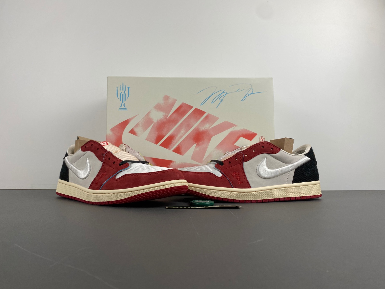 trophy room x air jordan 1 low og home hv6157-100