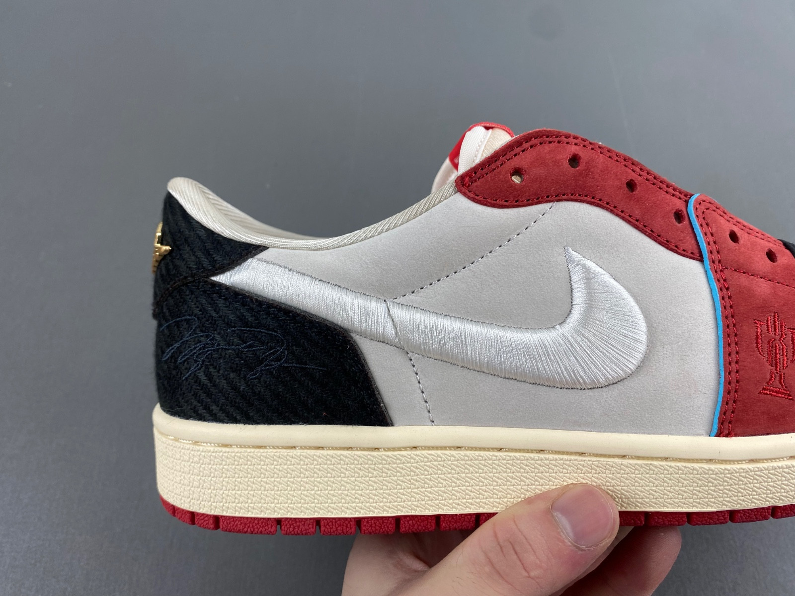 trophy room x air jordan 1 low og home hv6157-100