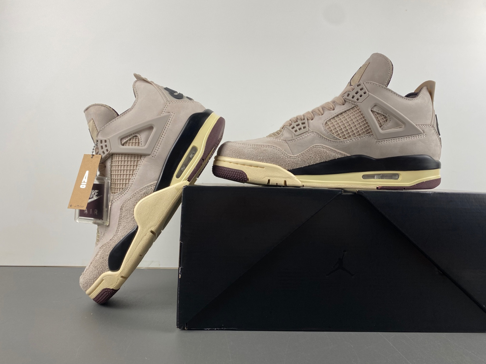 a ma maniére air jordan 4 fossil stone fz4810-200