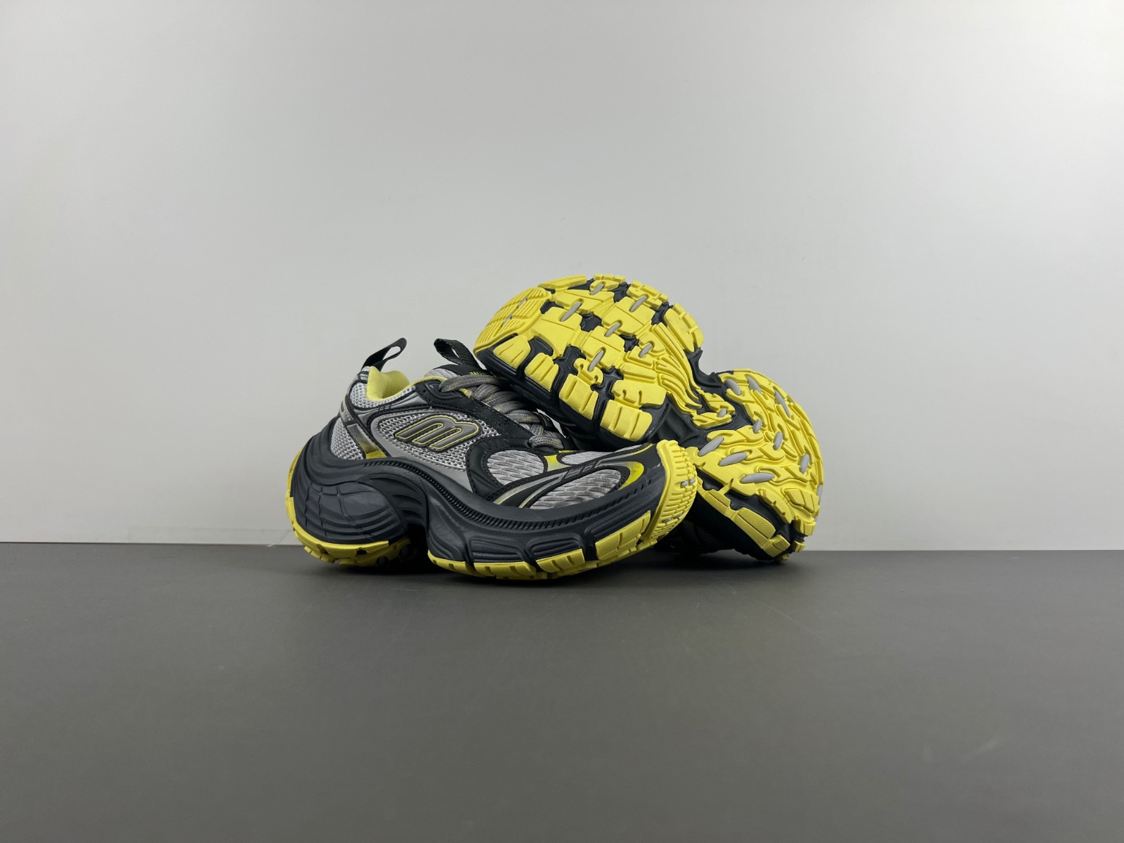 Ba*len*cia*ga 10xl sneaker in grey/yellow