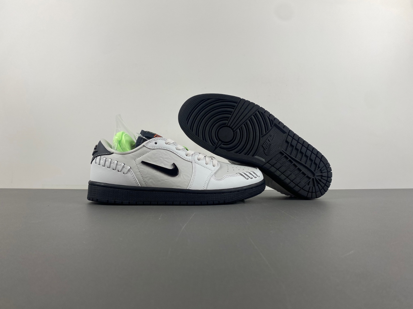 air jordan 1 low method of make "black cat" hm3689-001