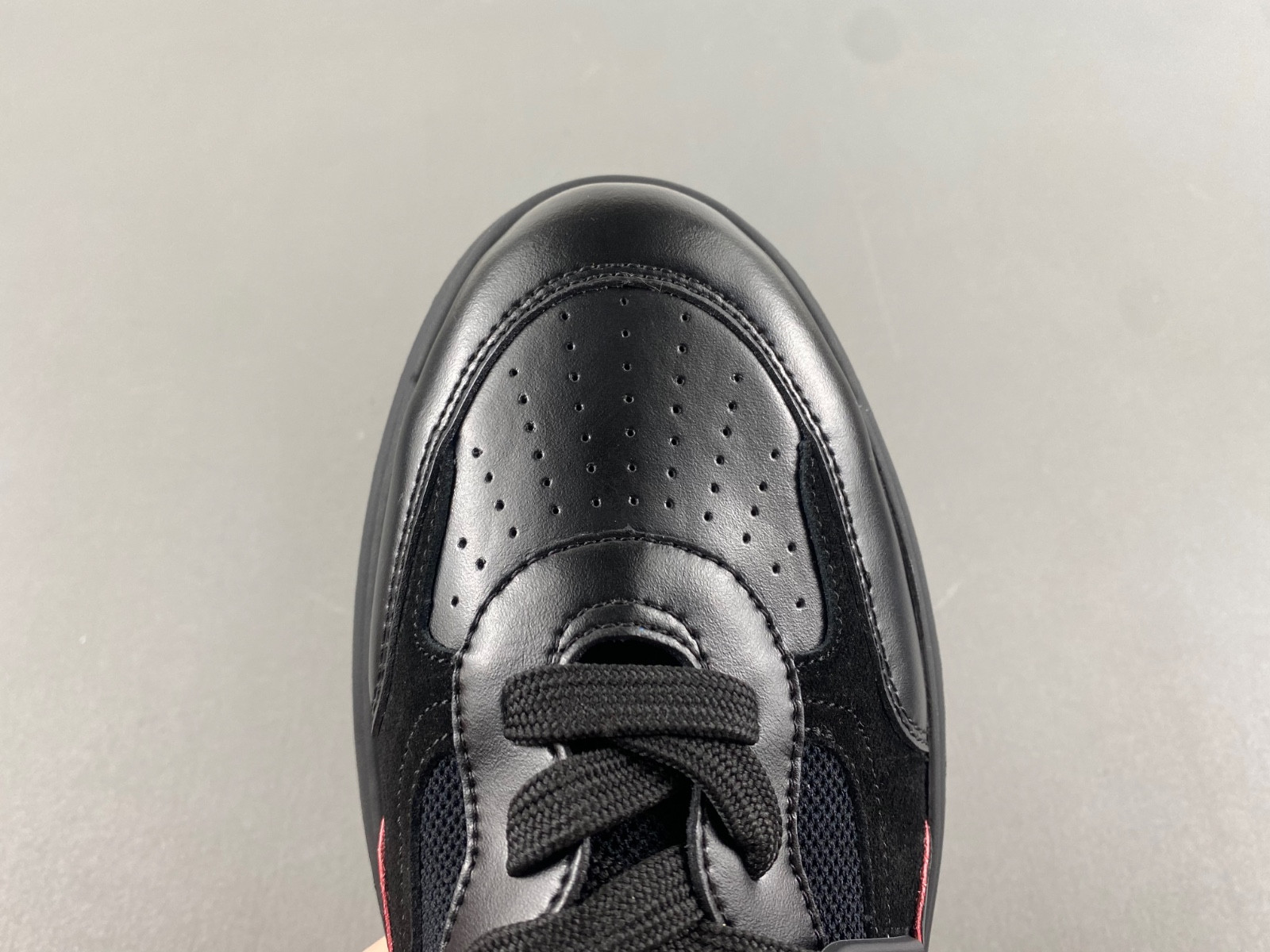 loubouton sneaker