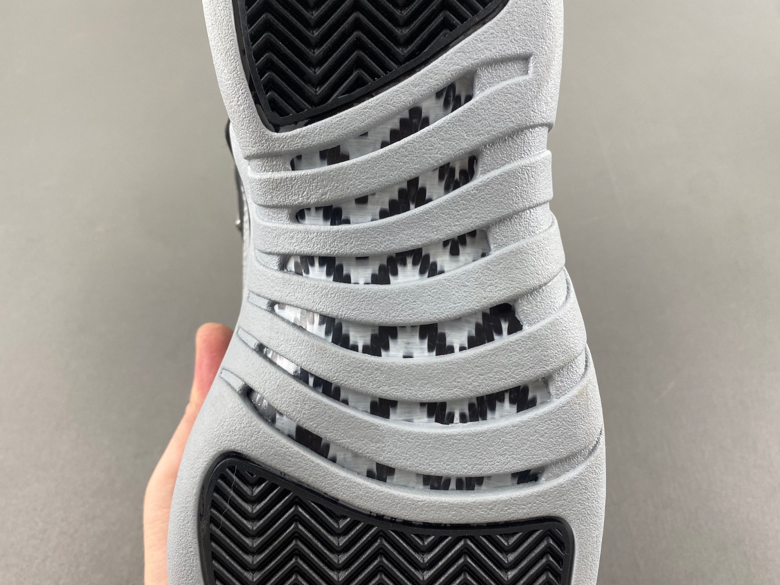 air jordan 12 black wolf grey - sep 2024 - ct8013-010