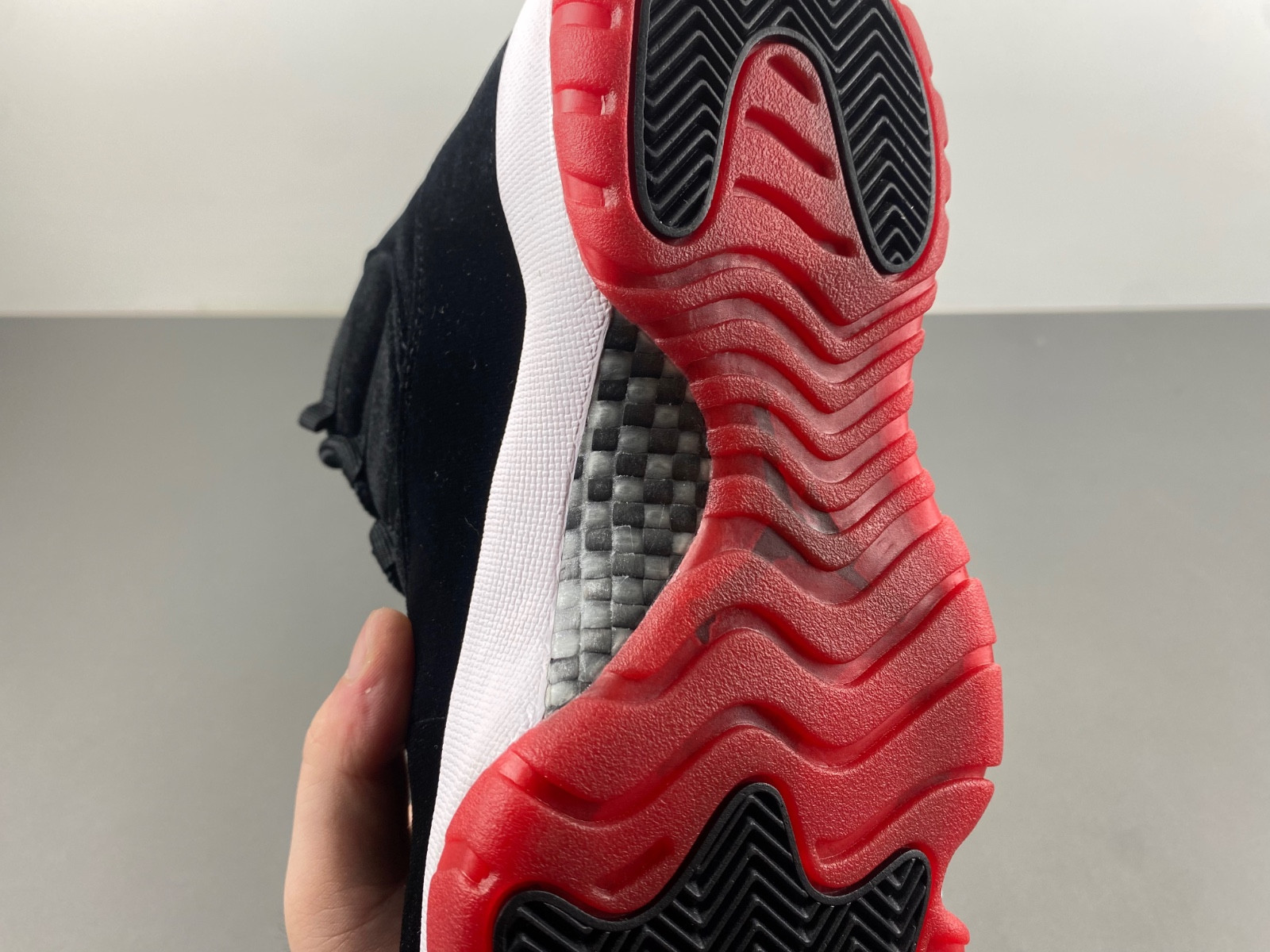 air jordan 11 “bred velvet” db5457-061