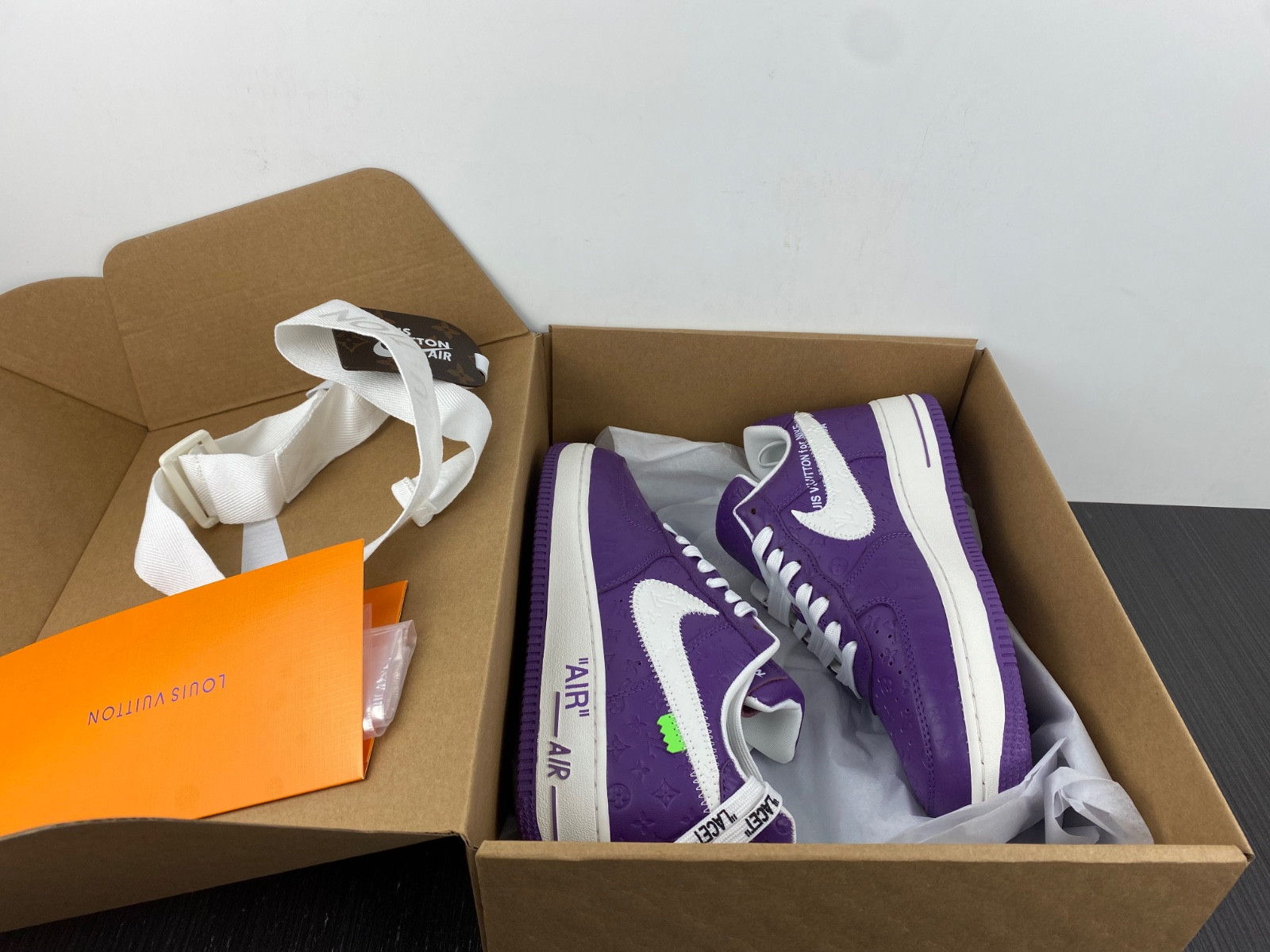 lwe sneaker