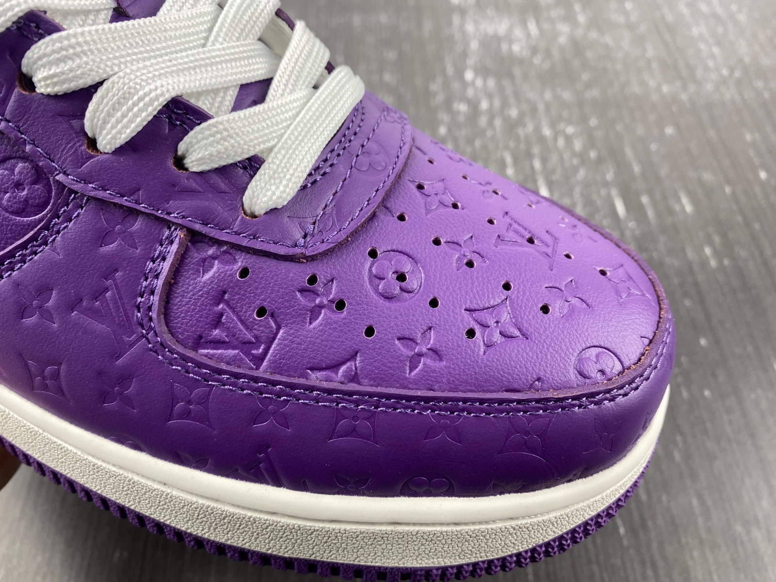 lwe sneaker