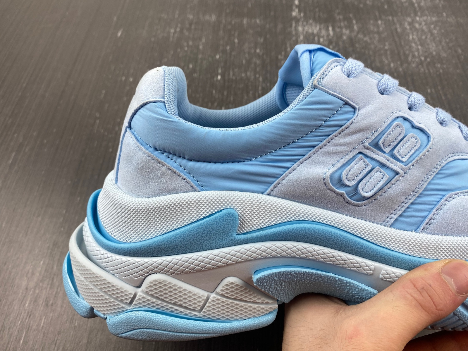 Ba*len*cia*ga triple s