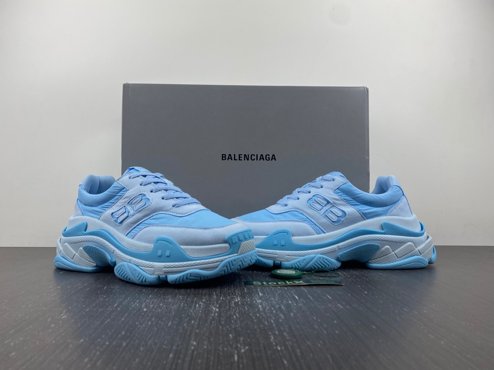 Ba*len*cia*ga triple s