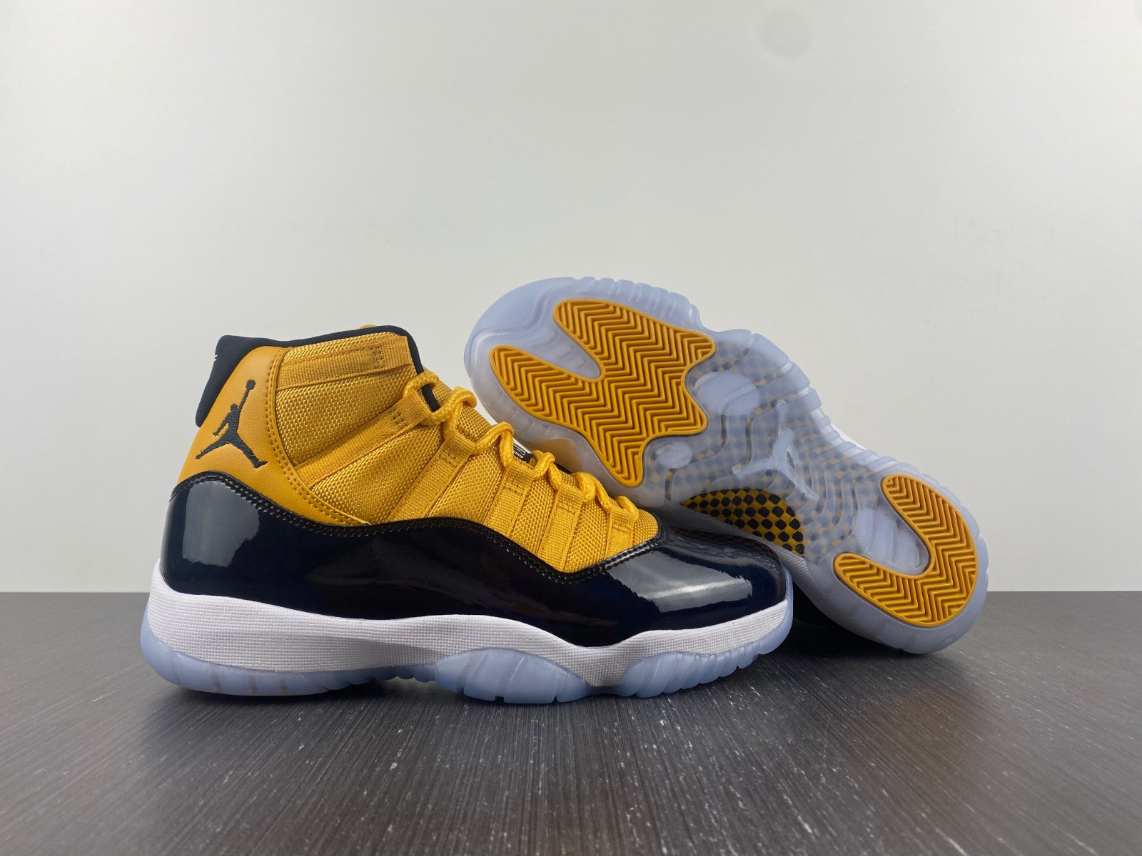 air jordan 11 retro black yellow white ct8012-118