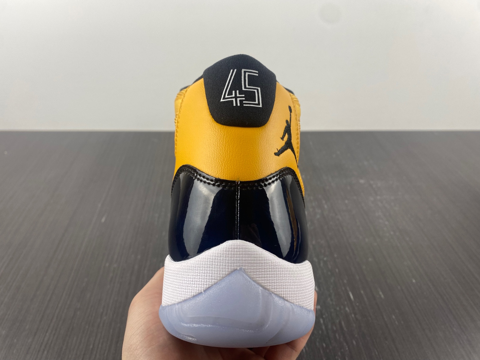 air jordan 11 retro black yellow white ct8012-118