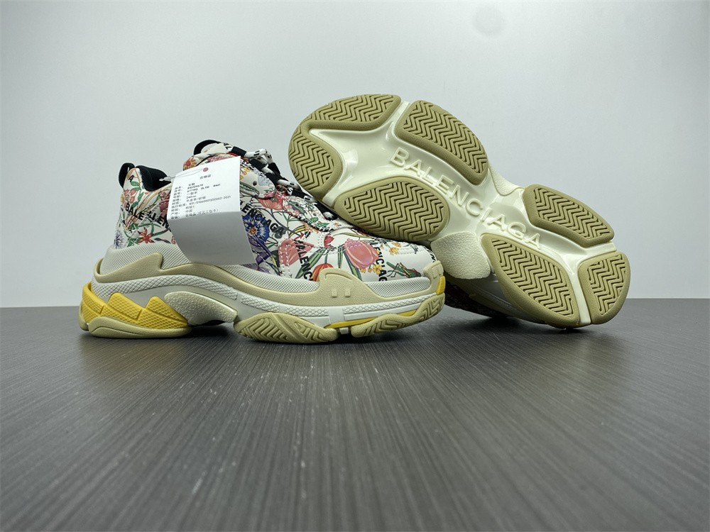 Ba*len*cia*ga triple s