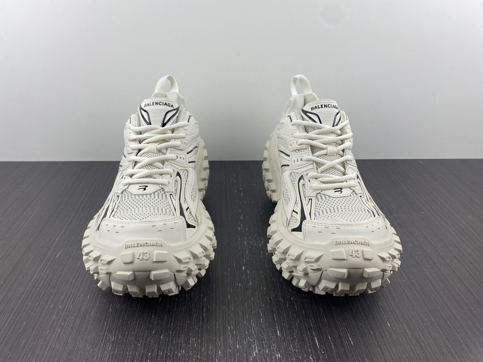 Ba*len*cia*ga defender sneaker