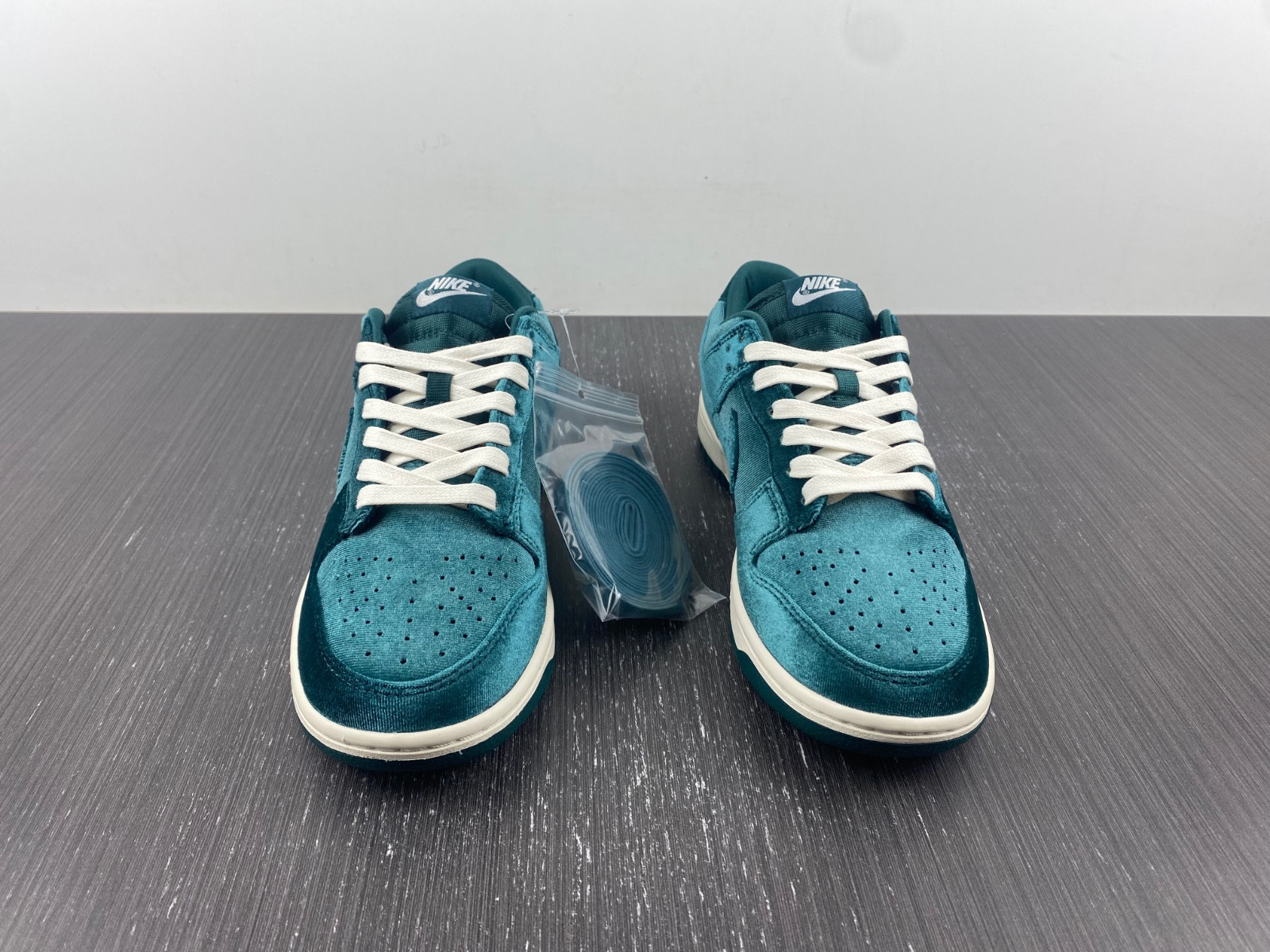 nike dunk low green velvet (w) - dz5224-300