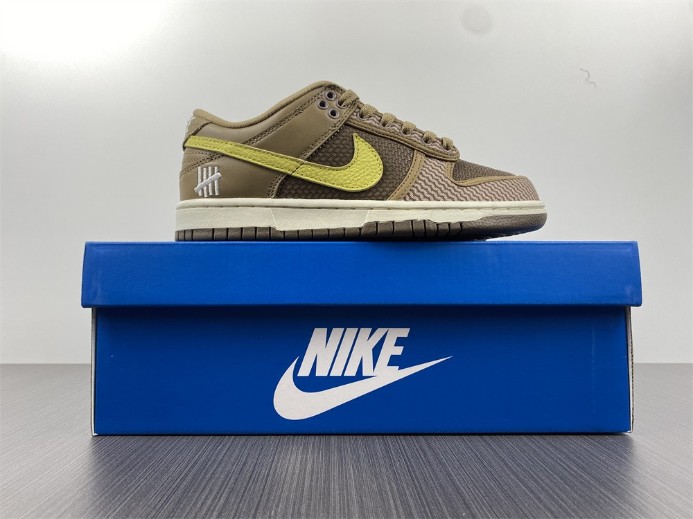 undefeated x dunk low sp