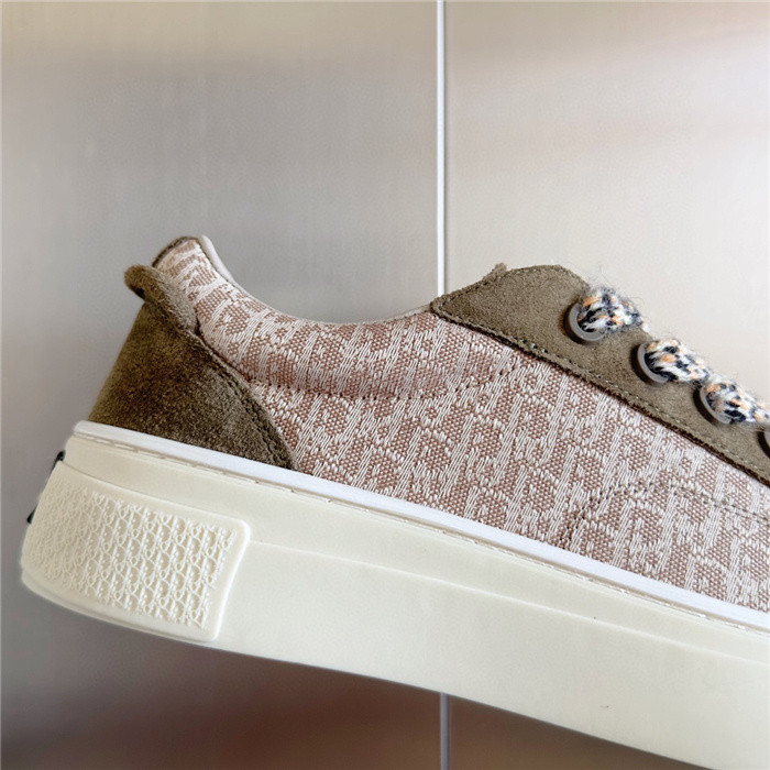 D*or b33 sneaker