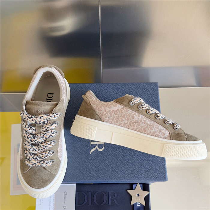 D*or b33 sneaker