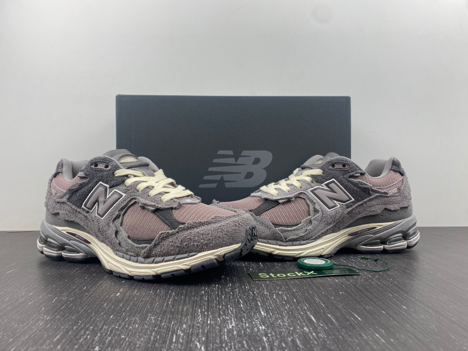 new balance 2002r "protection pack" - m2002rdy