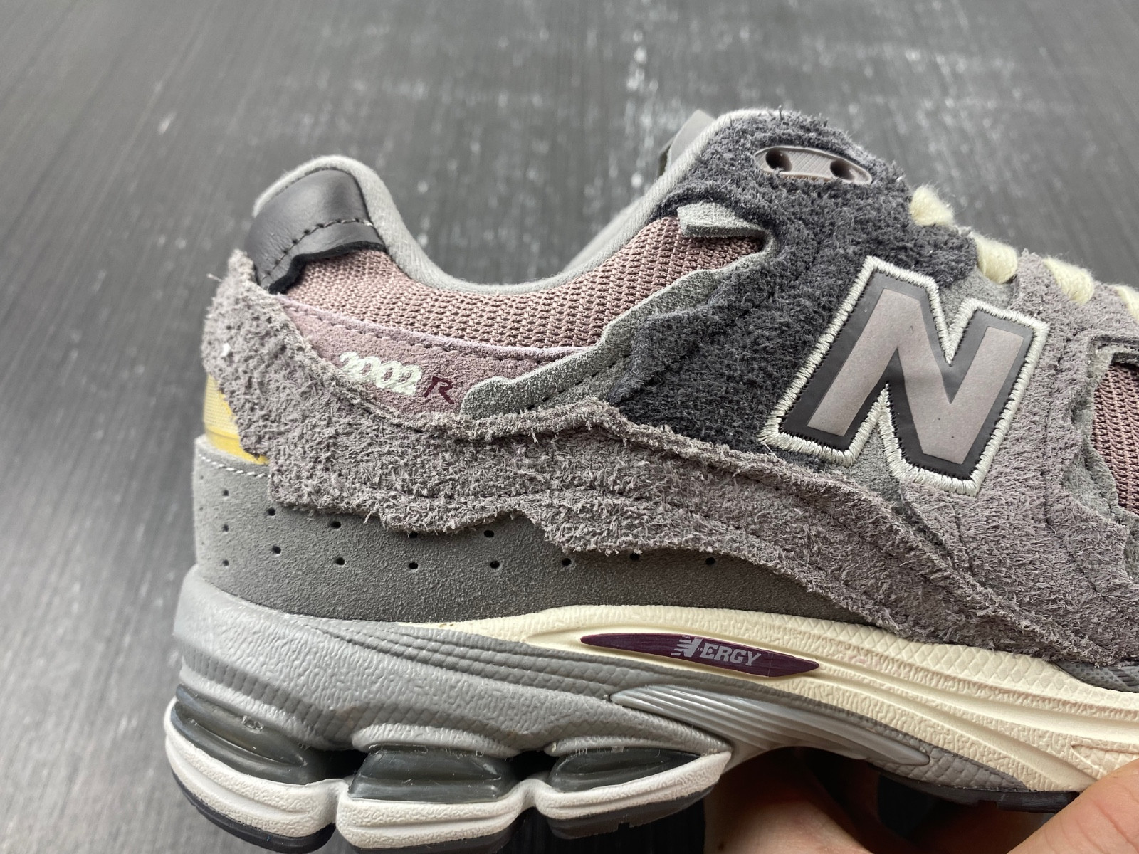 new balance 2002r "protection pack" - m2002rdy