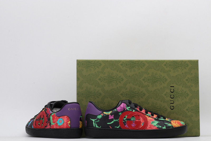 G*u*i sneaker